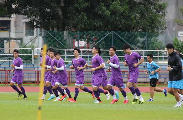 Đội tuyển Việt Nam tập luyện tại Singapore. Ảnh: VFF