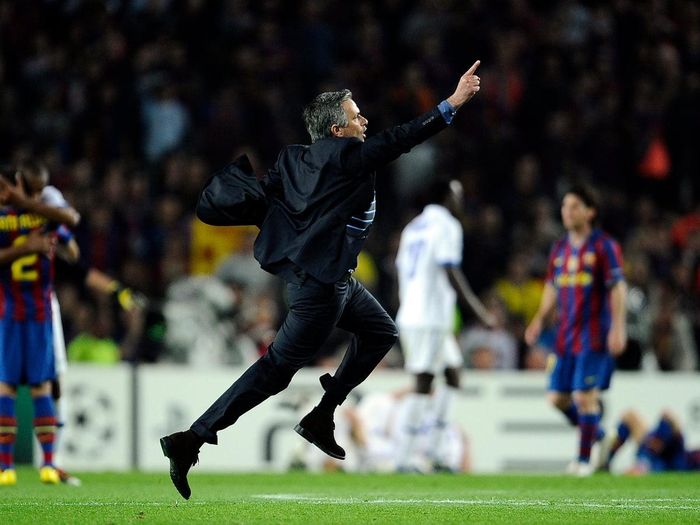 Các CĐV Inter luôn yêu mến và tôn sùng Mourinho. Ảnh: Getty.