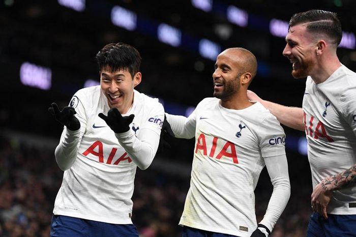 Son Heung-Min ấn định chiến thắng 3-0 cho Spurs