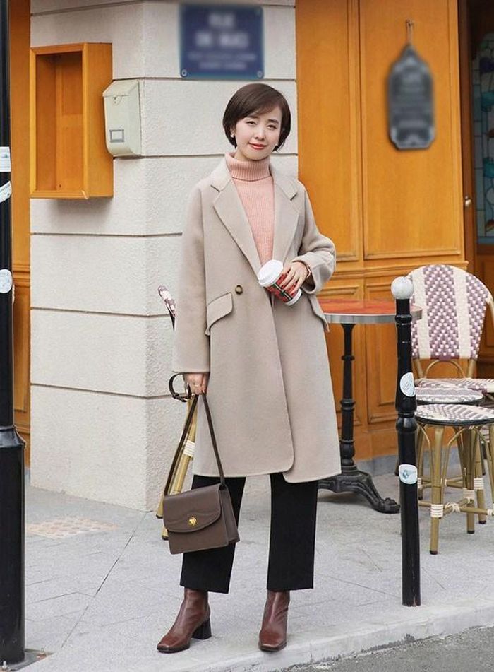 Một chiếc quần ống lửng màu đen sẽ dễ kết hợp với nhiều loại áo khoác khác nhau.