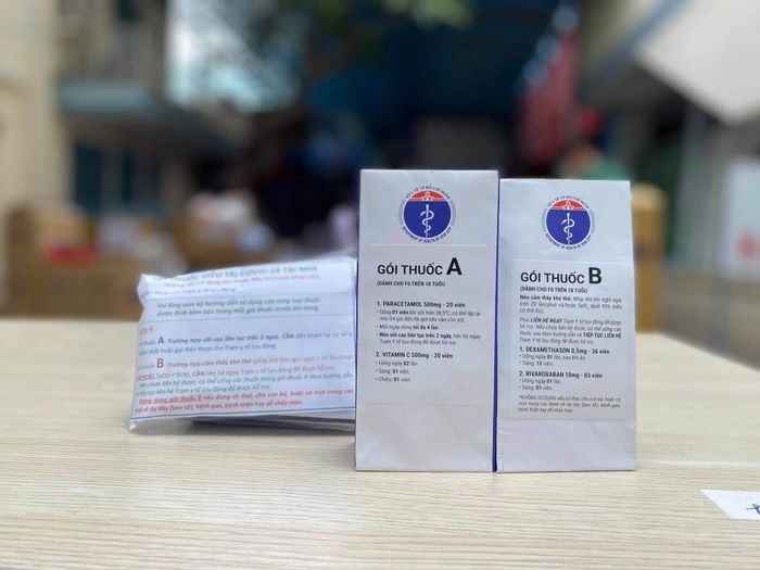  Các túi thuốc A, B và C được chuẩn bị sẵn sàng để cấp cho F0. Ảnh: BV Nhi đồng 1. 