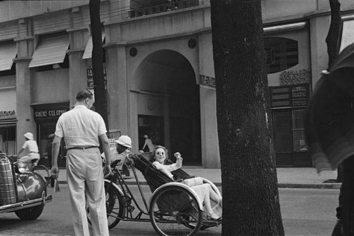 Những chiếc xích lô đầu tiên trên đường Catinat, Sài Gòn năm 1938