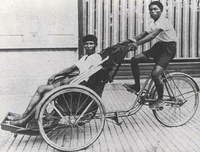 Chiếc xích lô của Coupeaud sau chuyến quảng bá từ Phnom Penh đến Sài Gòn năm 1936