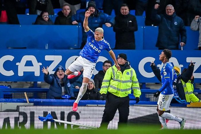 Sau hai lần bị VAR từ chối, Ricahrlison cuối cùng có được bàn gỡ hòa 1-1 cho Everton ở phút 79