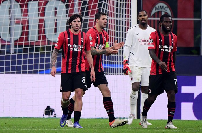  Milan vẫn còn quá nhiều việc phải làm để tìm lại ánh hào quang ở đấu trường châu lục. Đội chủ sân San Siro có năm thứ 7 liên tiếp không góp mặt ở vòng knock-out Champions League. 