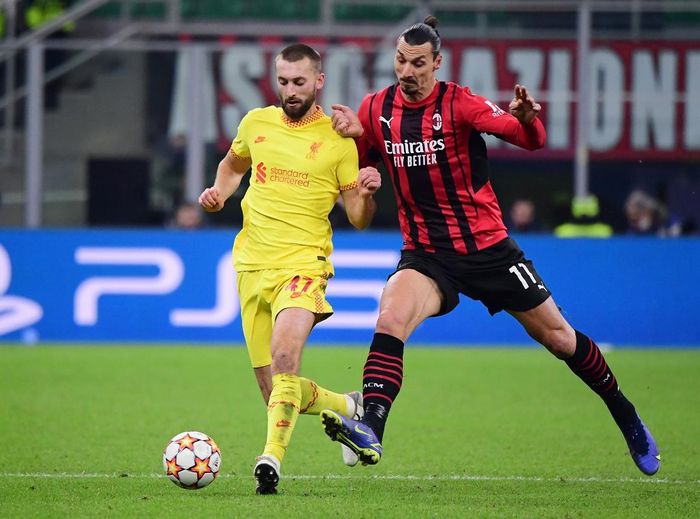  Milan bước vào trận đấu quan trọng với đội hình sứt mẻ vì chấn thương. Ở bên kia chiến tuyến, Liverpool sử dụng đội hình gồm nhiều cầu thủ dự bị, ngoại trừ Mohamed Salah, Sadio Mane và Alisson Becker. 