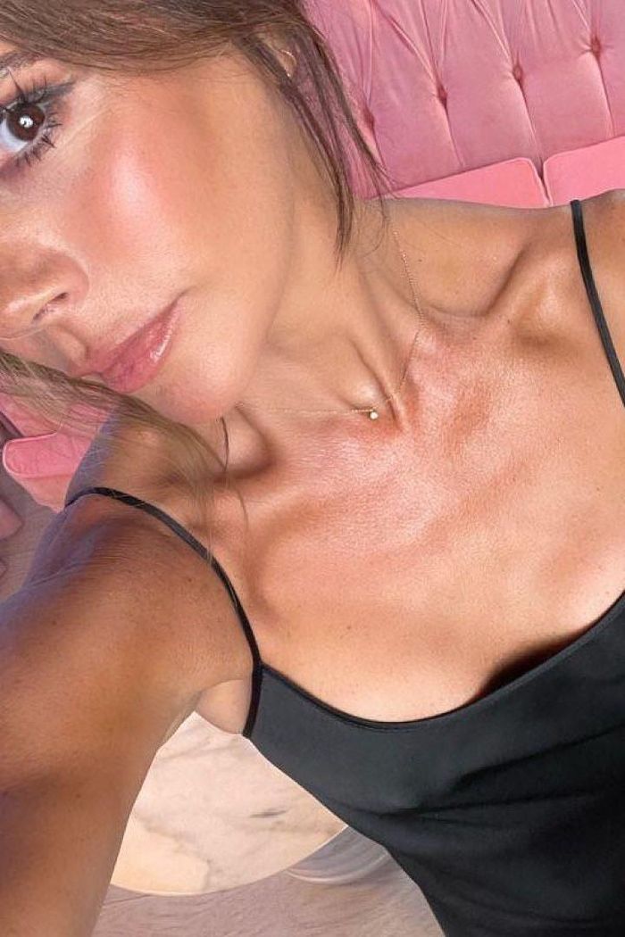 Cơ thể săn chắc của bà Becks ở tuổi 47. Ảnh: Victoriabeckham.