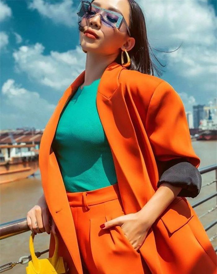 Đồ màu cam có nét đẹp sành điệu và một chút cá tính, trẻ trung.