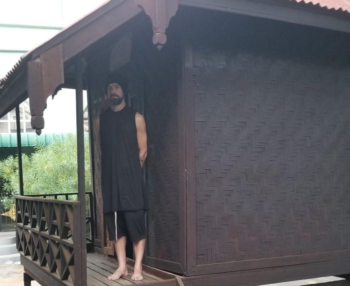  Hình ảnh của Jack Dorsey trong lần ông tham gia khóa thiền Vipassana tại Myanmar vào năm 2018. Ảnh: Twitter nhân vật. 