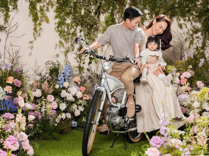 Từ khi lên chức phụ huynh, Cường Đô La và Đàm Thu Trang nhanh chóng gia nhập hội cuồng con vô điều kiện. Hai vợ chồng luôn mong muốn con được khôn lớn trong môi trường hoàn hảo nhất nhưng vẫn rất giản dị, thân thuộc.