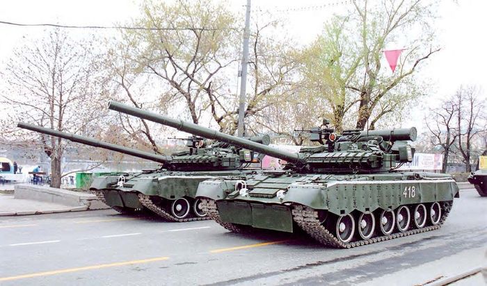 Về cơ bản, ngoại hình tăng chủ lực T-80BV không thay đổi nhiều so với phiên bản cũ, các nâng cấp chủ yếu diễn ra ở hệ thống điện tử và giáp bảo vệ.