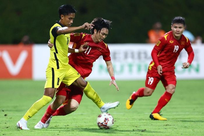 Tuyển Việt Nam đang có tuyến giữa lý tưởng khi Tuấn Anh (số 11), Hoàng Đức và Quang Hải phối hợp ăn ý. Ảnh: Getty Images.