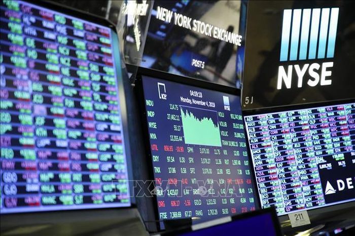 Lực bán mạnh, VN-Index chìm trong sắc đỏ. Ảnh minh họa: TTXVN