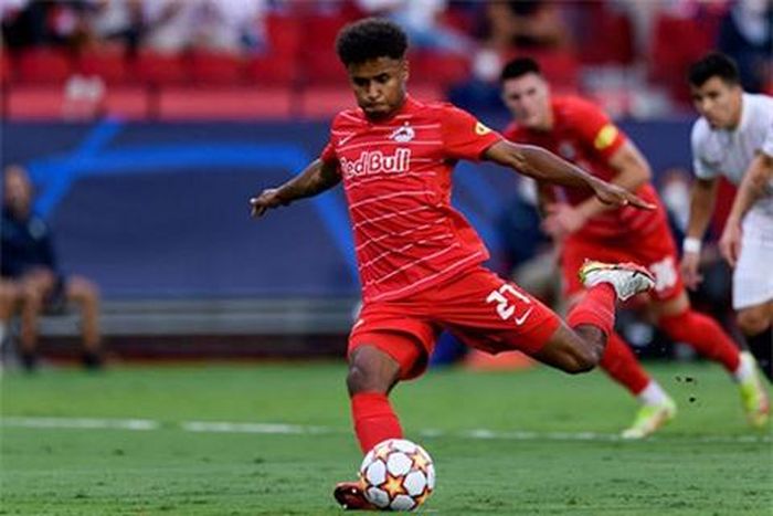 Karim Adeyemi từ chối Barca