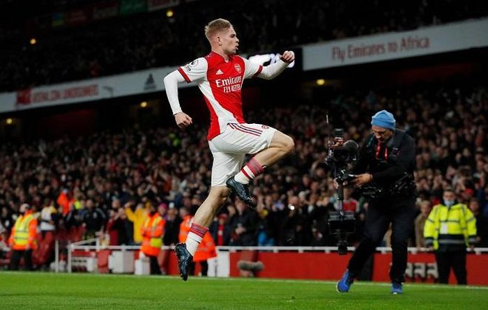 Smith-Rowe nhân đôi cách biệt cho Arsenal