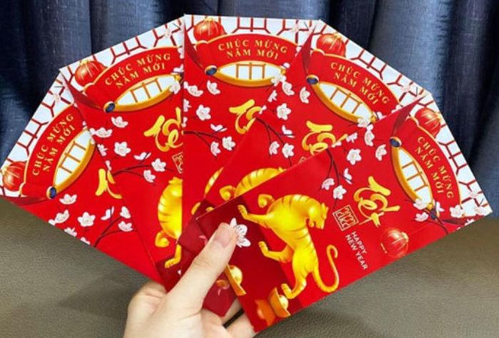 Lì xì hình hổ rao bán đầy chợ mạng. (Ảnh: Facebook)
