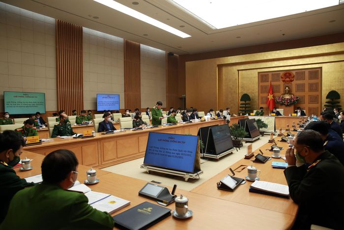Thiếu tướng Nguyễn Văn Viện, Cục trưởng Cục Cảnh sát điều tra tội phạm ma túy trình bày nội dung cơ bản của Luật Phòng, chống ma túy 2021. Ảnh: VGP/Đình Nam 