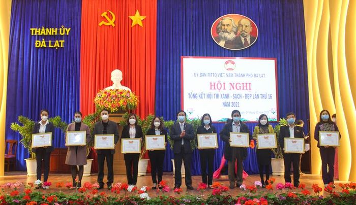 Các tập thể, cá nhân nhận giải hội thi xanh - sạch - đẹp Thành phố Đà Lạt lần thứ 16 năm 2021