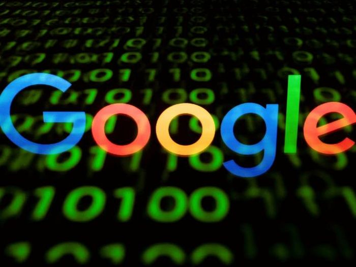 Biểu tượng Google trên màn hình máy tính bảng. Ảnh: AFP/ TTXVN