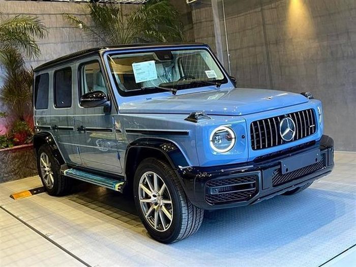 Hồi đầu năm 2021, Cường Đô La cũng gây chấn động sương sương khi tặng vợ chiếc Mercedes G63 AMG giá hơn 12 tỷ đồng. Ảnh: FBNV