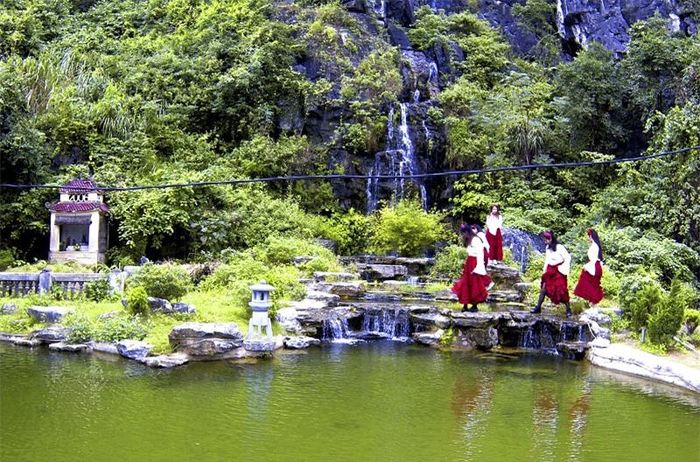 Nơi đây là điểm đến được yêu thích đối với du khách trong nước cũng như khách nước ngoài khi đến với vùng đất cố đô Ninh Bình.