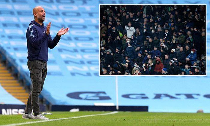 Pep Guardiola lo việc người Anh không thực hiện đầy đủ các yêu cầu phòng chống Covid-19 sẽ khiến bóng đá lại phải chơi sau những cánh cửa đóng kín