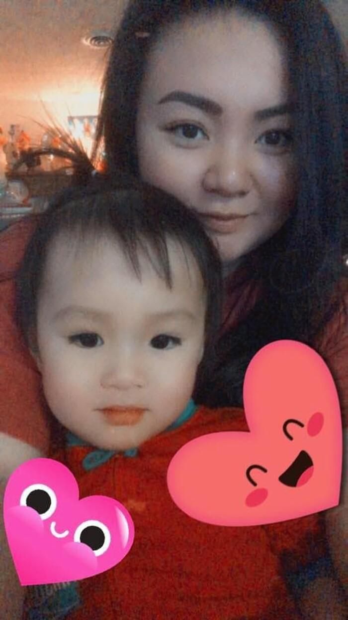 Xuân Mai và con gái
