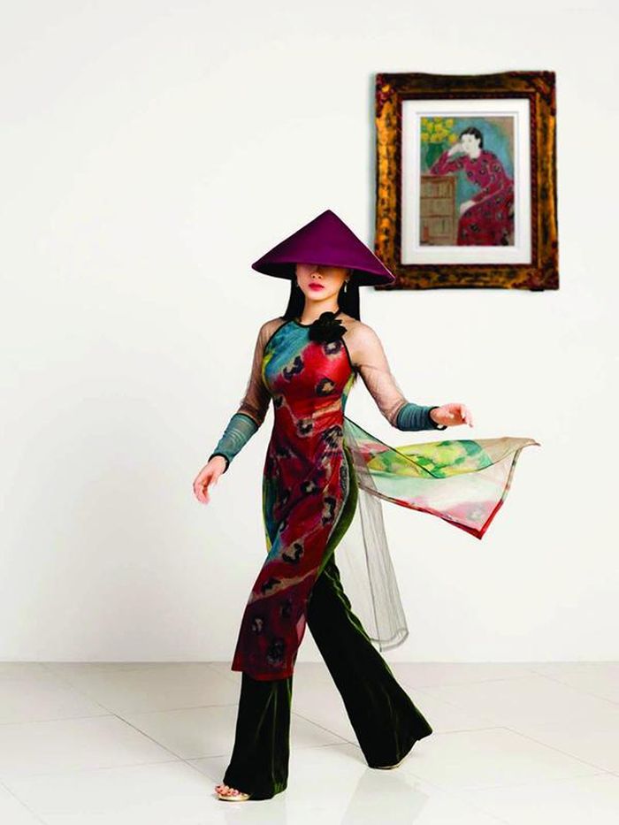 Mẫu thiết kế trong BST "Chạm Collection" của Huong Thu Le