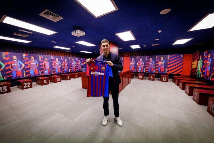 Ferran Torres được Barca hứa hẹn xây dựng thành một hình ảnh lớn