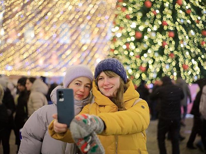 Khoảnh khắc giao thời giữa năm 2021 và 2022 mang đến cảm xúc khó tả cho mỗi người dân Nga. Ảnh: Trần Hiếu - PV TTXVN tại Nga