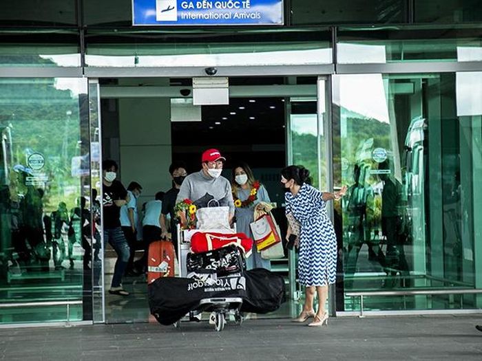 Du khách nước ngoài nhập cảnh vào Việt Nam. Ảnh: TTXVN phát