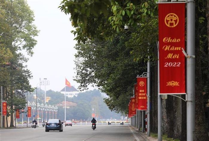 Đường phố Hà Nội đón chào năm mới 2022. (Nguồn: TTXVN)