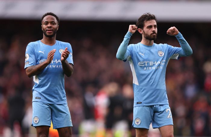 Man City bước qua ngày 1/1/2022 với cách biệt 11 điểm so với đội xếp sau là Chelsea. Đây là khoảng cách lớn thứ 2 một đội dẫn đầu BXH có được trong ngày đầu năm mới. Man United (1994) và Man City (2018) cũng dẫn đầu bảng và tạo khoảng cách 12 điểm so với đối thủ đứng sau.