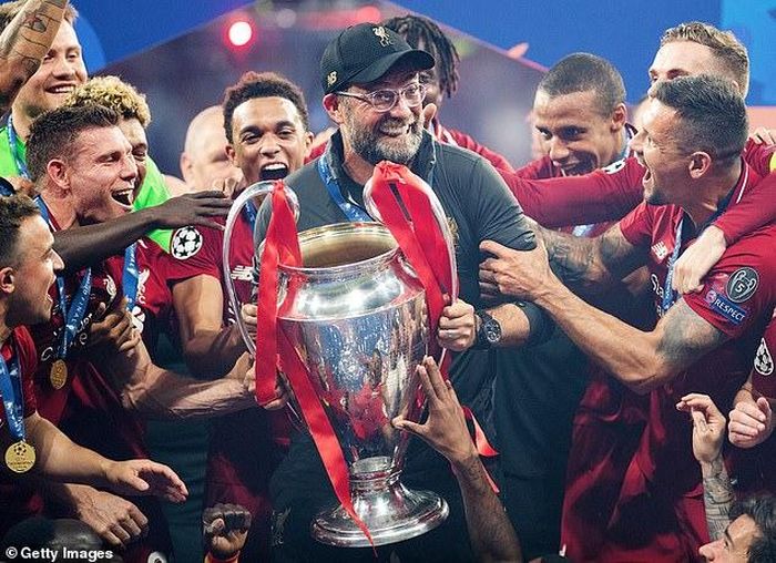 Carragher muốn Liverpool giành nhiều danh hiệu hơn