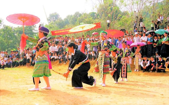 Lễ hội chợ tình Khâu vai