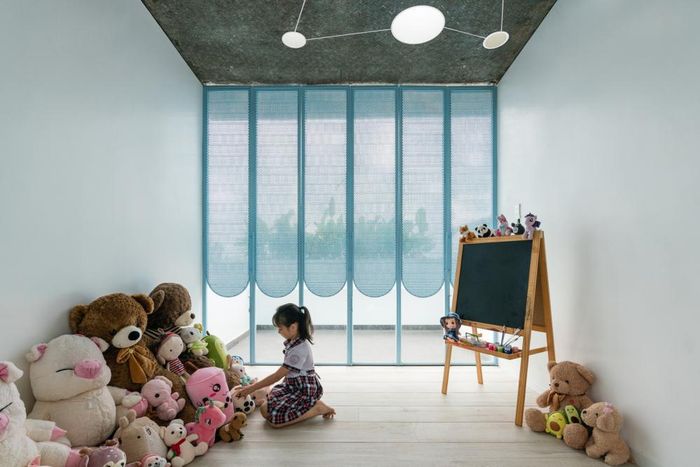 Vì nhà không phải để sử dụng hàng ngày nên bà mẹ đặt tiêu chí về sự thoải mái, thú vị lên hàng đầu, tạo thành nơi ở lý tưởng cho con gái mới vào lớp Một.