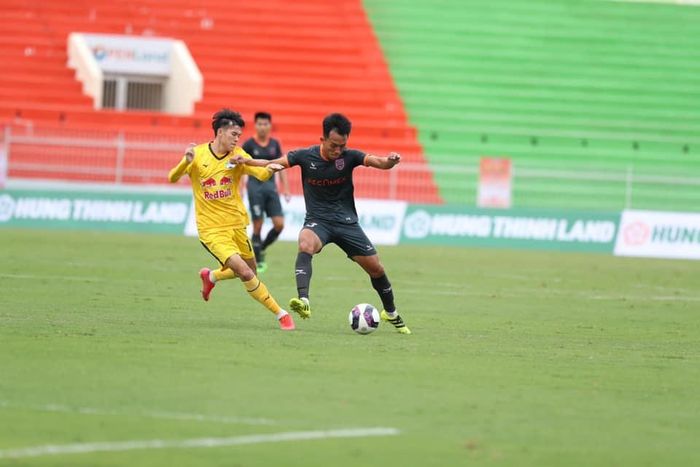 Hai đội chơi rất quyết liệt