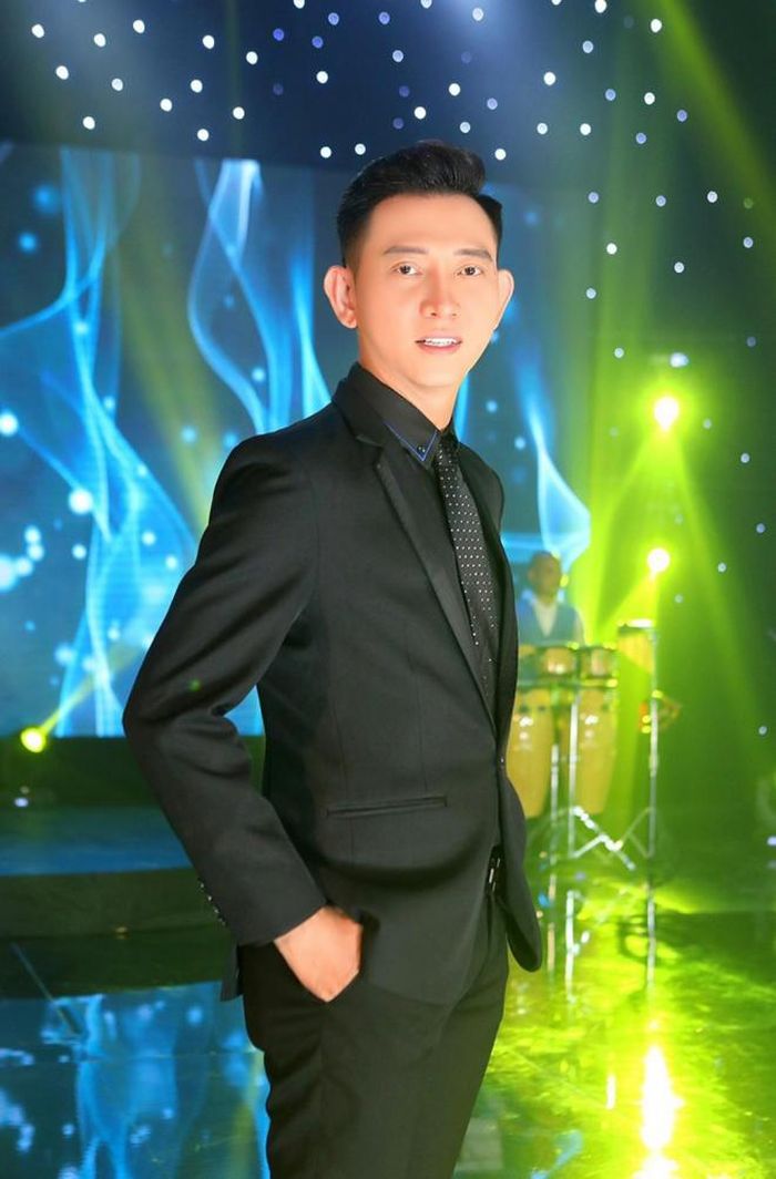 Nghệ sĩ Tiết Duy Hòa