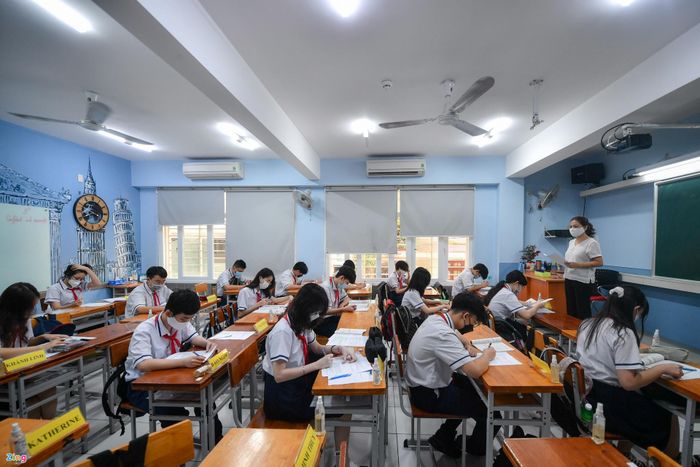  "Phụ huynh có thể yên tâm là trẻ em phải an toàn mới đến trường và ở trường thì phải an toàn”, bà Nguyễn Thị Huỳnh Mai, Chánh văn phòng Sở Y tế TP.HCM, nói. Ảnh: Duy Hiệu. 