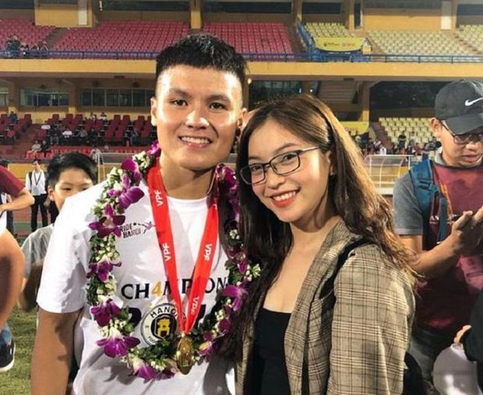 Một trong những nguyên nhân dễ hiểu bởi vì bạn gái cũ Quang Hải - Nhật Lê chính là người yêu được chàng cầu thủ công khai lâu nhất.