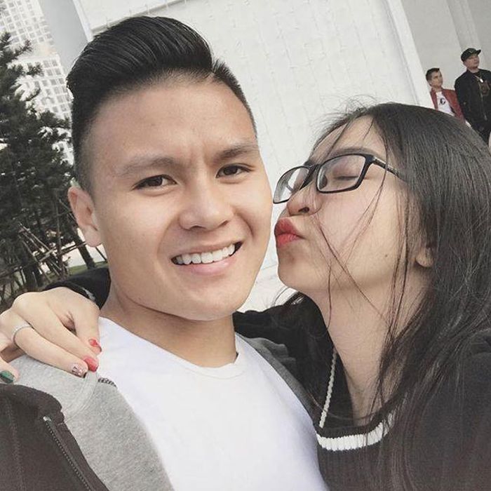 Tuy nhiên tình hình thế nào thì chỉ có người trong cuộc mới hiểu rõ được còn tất cả vẫn đang là đồn đoán và suy luận của netizen.