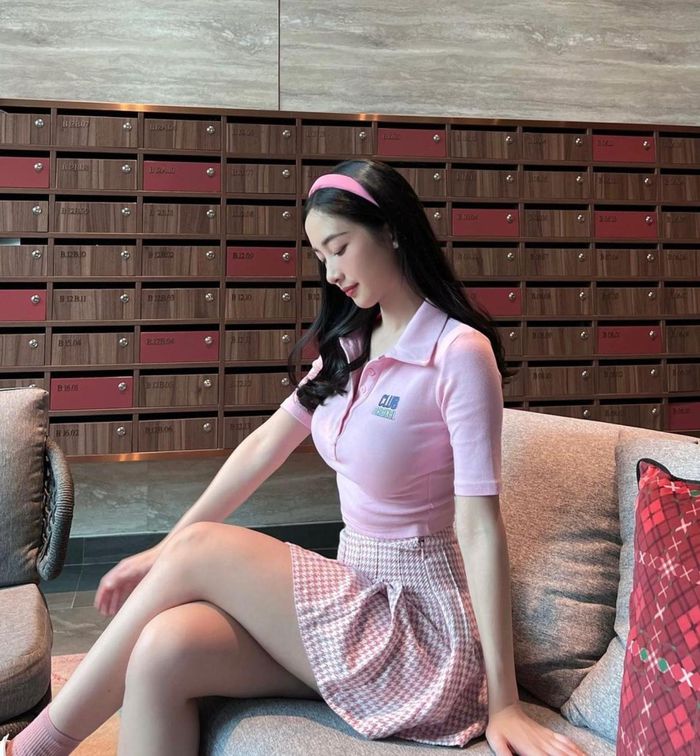 Vốn sở hữu thân hình mình hạc xương mai, khó tăng cân, Jun Vũ tiết lộ cô stress vì bị chê gầy guộc.