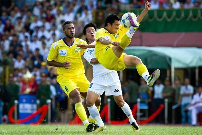 Tinh thần thi đấu là điều mà người hâm mộ xứ Nghệ mong muốn SLNA chứng minh và phát huy trong thời điểm khó khăn hiện tại ở đấu trường V.League. Ảnh tư liệu: Hải Thịnh