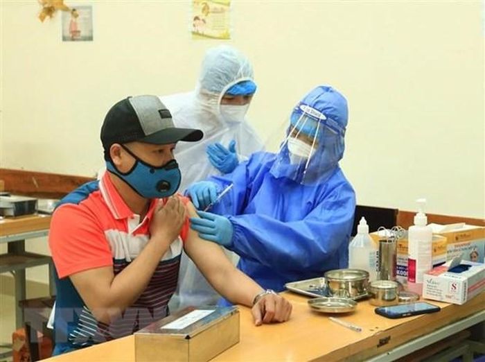 Tiêm vaccine phòng COVID-19. (Nguồn: TTXVN)