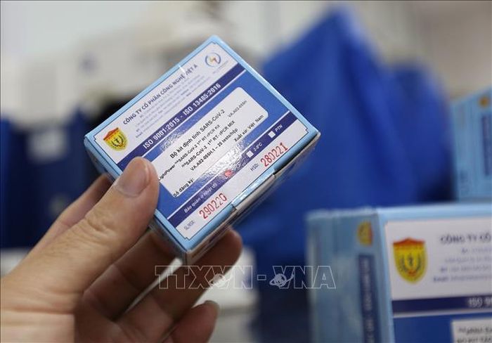 Nhiều địa phương đã mua và sử dụng bộ sinh phẩm xét nghiệm COVID-19 của Công ty Việt Á. Ảnh: Dương Giang/TTXVN