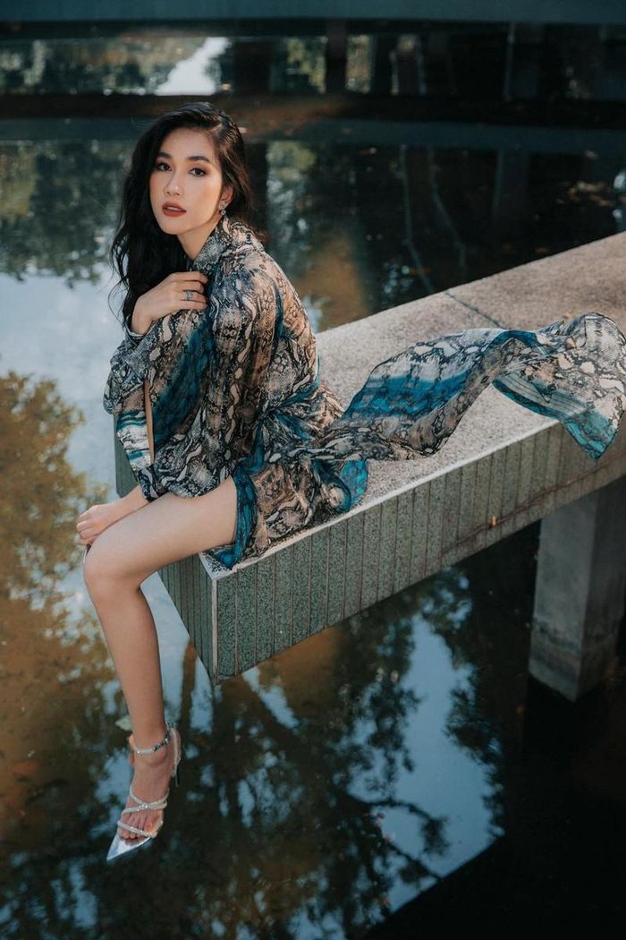 Là Á hậu được đánh giá cao về vẻ đẹp dịu dàng, học vấn khủng, Phương Anh hiện được công chúng kỳ vọng trong cuộc thi Miss International sắp tới.