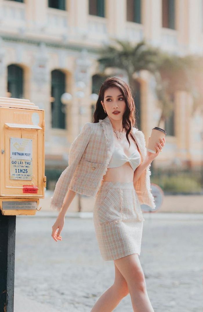 Các thiết kế của Lê Thanh Hòa đã mang đến một hình ảnh đặc biệt của Á hậu Phương Anh. 