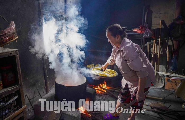 Nồi hấp gia truyền của gia đình bà Huệ.