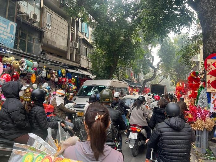 ... dẫn đến tình trạng ùn cục bộ.