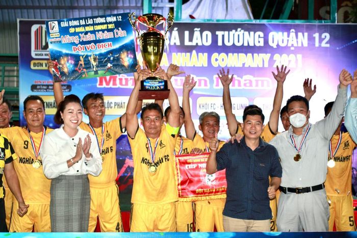 Đội Nhân Nghĩa giành chức vô địch Giải bóng đá lão tướng Q.12 mở rộng năm 2022